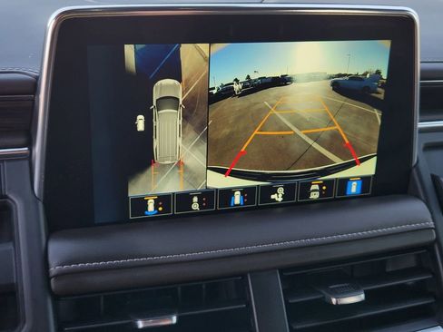 Used 2024 Chevrolet Tahoe Z71 w/ Luxury Package image 23