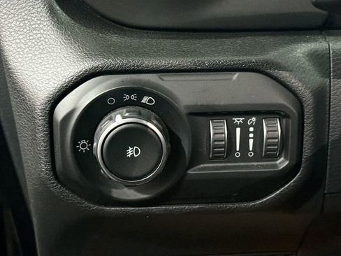 Used 2021 Jeep Wrangler Sport image 11