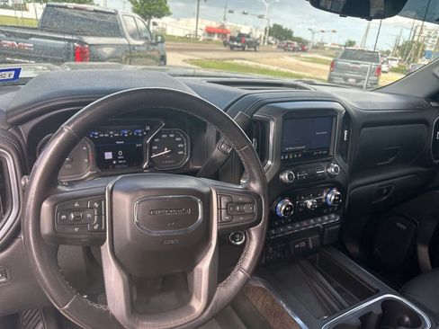 Used 2021 GMC Sierra 2500 Denali w/ Denali Black Diamond Edition AWD/4WD image 16