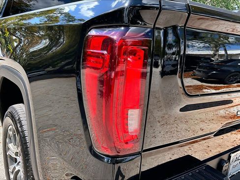 Used 2025 GMC Sierra 1500 SLT image 29