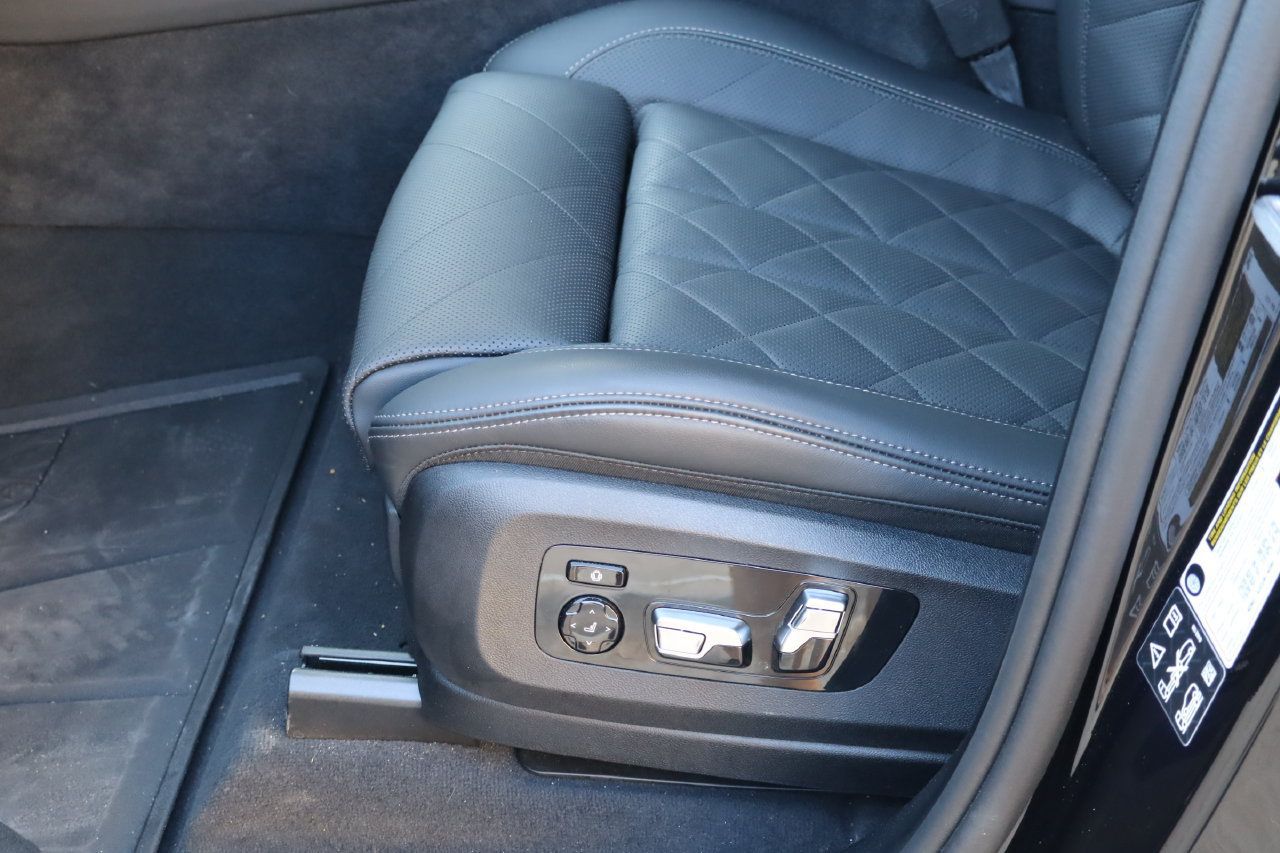 Used 2026 BMW X5 xDrive40i w/ M Sport Package AWD/4WD image 15
