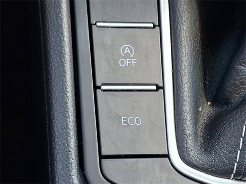 Used 2024 Volkswagen Jetta SE image 27