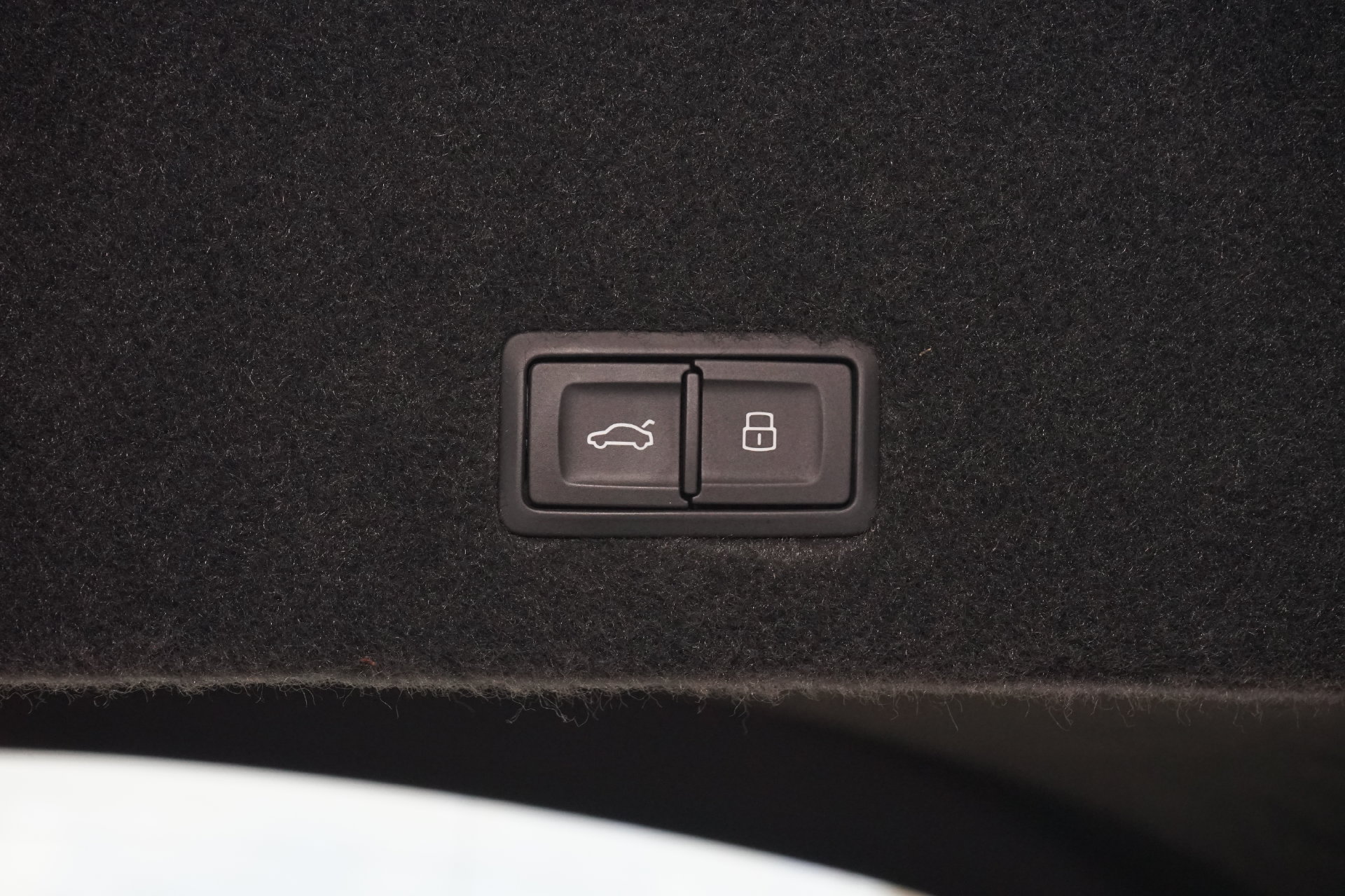 Used 2022 Lamborghini Urus AWD/4WD image 29