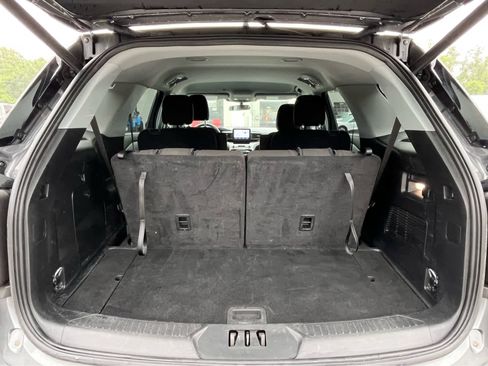 Used 2023 Ford Explorer XLT RWD image 29