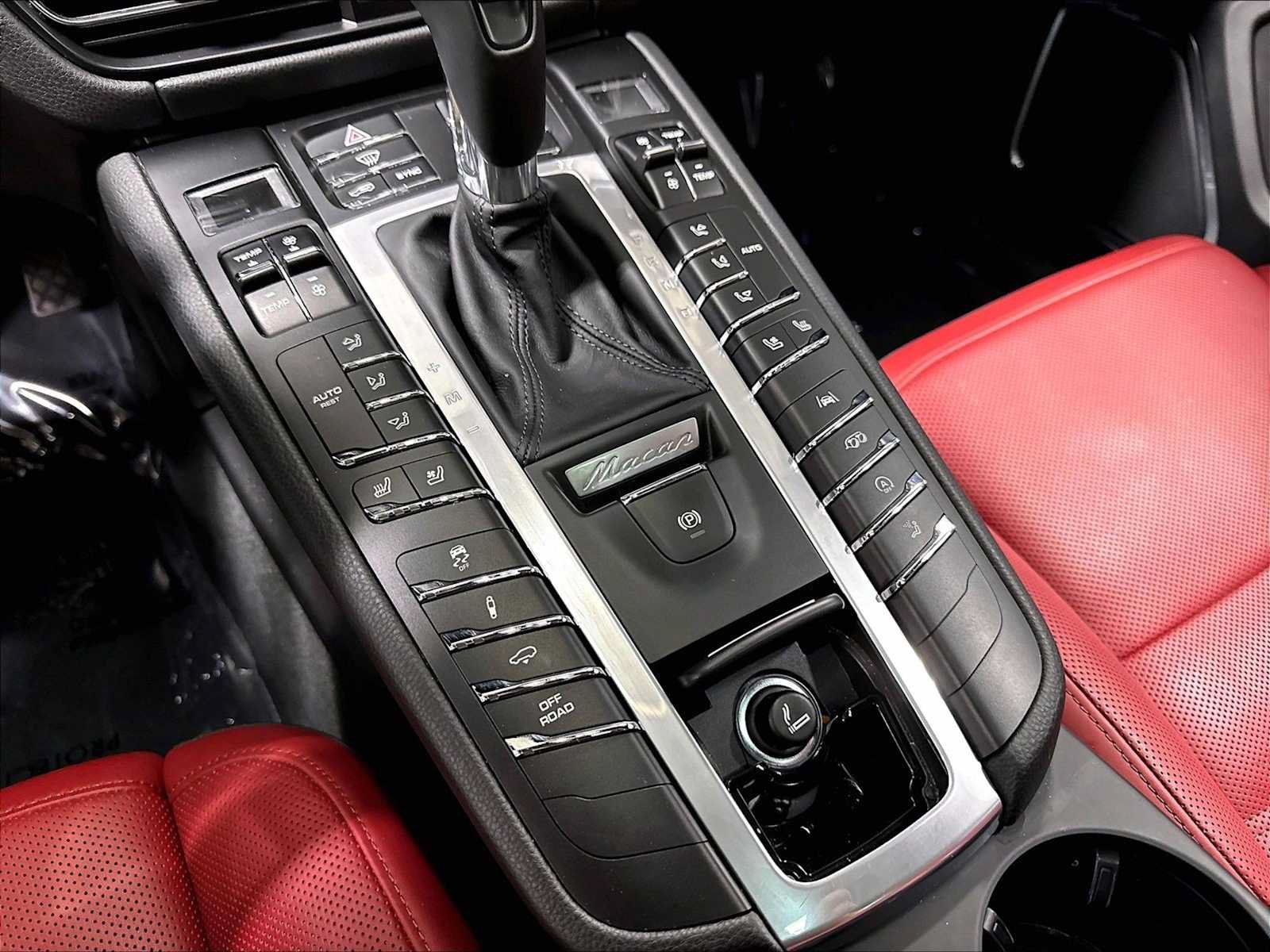 Used 2021 Porsche Macan GTS AWD/4WD image 40