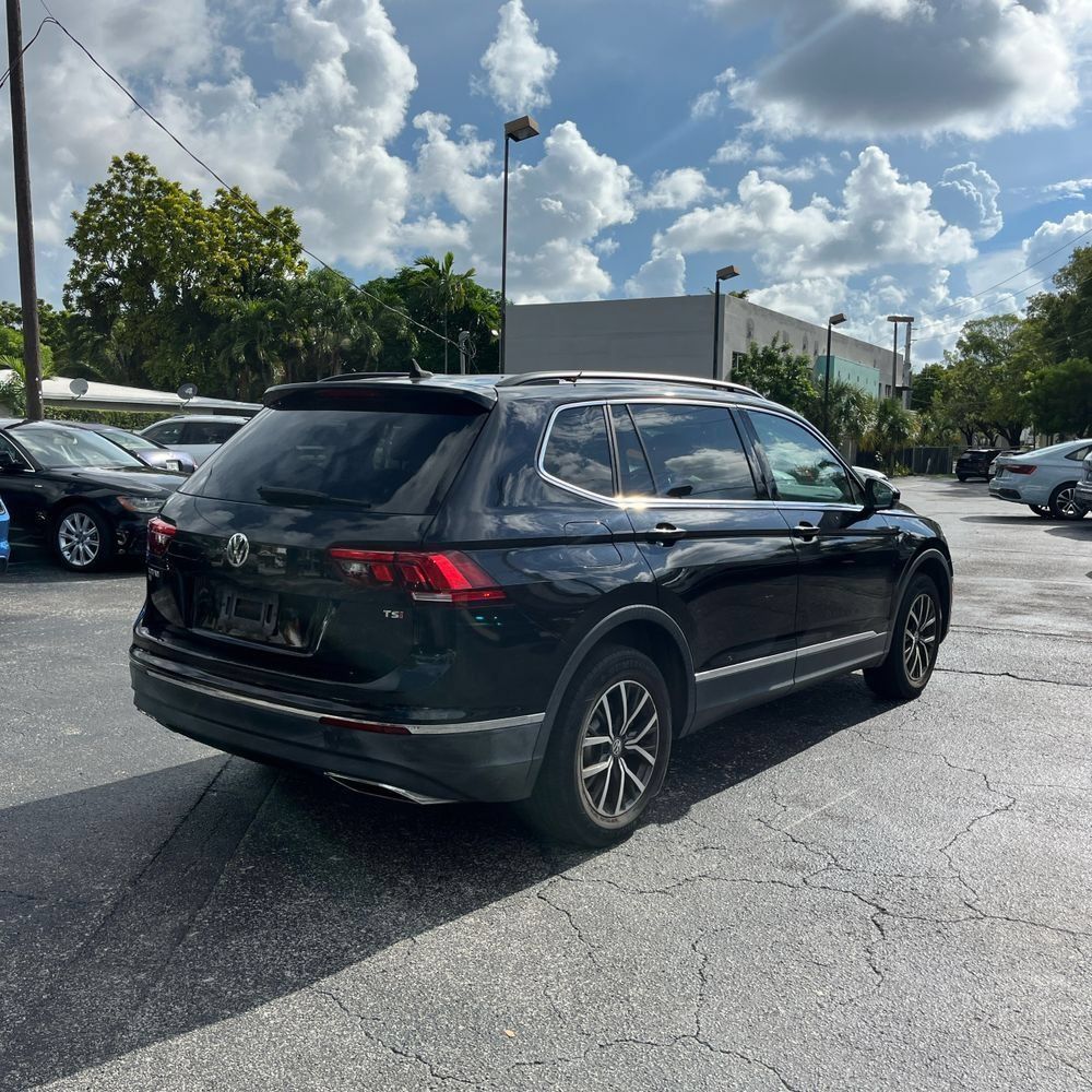 Used 2018 Volkswagen Tiguan SE FWD image 3