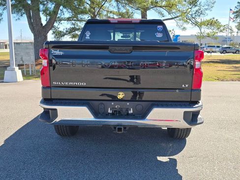 Used 2022 Chevrolet Silverado 1500 LT w/ Leather Package image 4