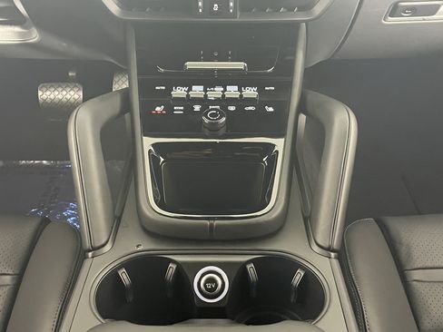 Used 2026 Porsche Cayenne E-Hybrid AWD/4WD image 20