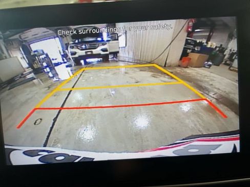 Used 2022 Hyundai Venue SE FWD image 17
