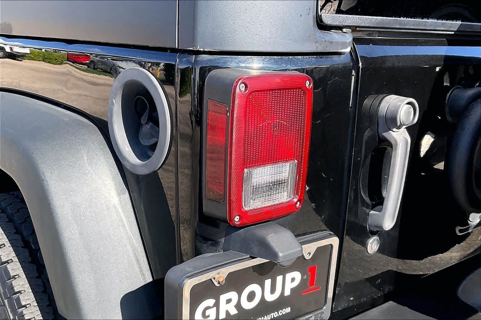 Used 2015 Jeep Wrangler Unlimited Sport AWD/4WD image 27