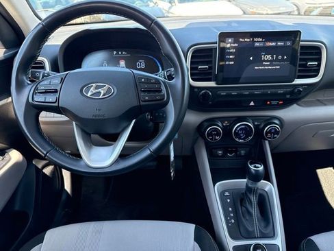 Used 2023 Hyundai Venue SEL FWD image 22