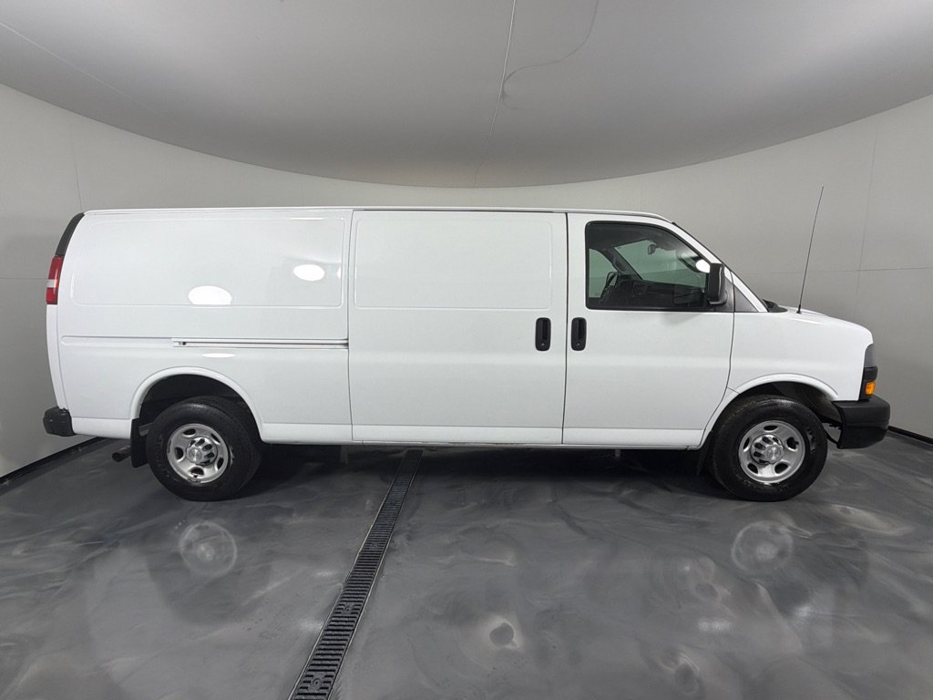 Used 2019 Chevrolet Express 3500 Extended w/ Driver Convenience Package RWD image 4