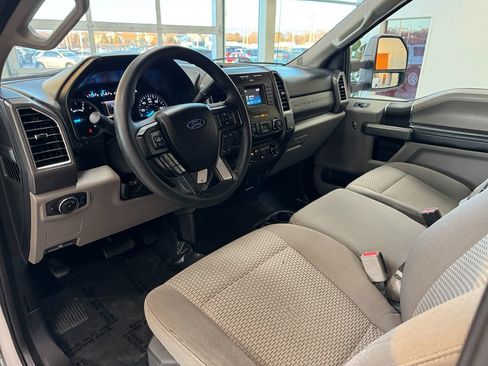 Used 2017 Ford F250 XLT image 12