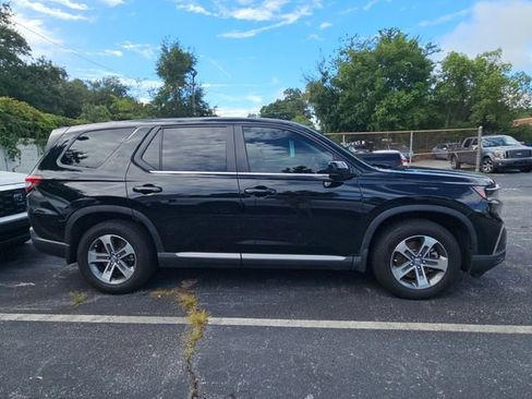 Used 2025 Honda Pilot EX-L image 6