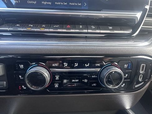 Used 2022 Chevrolet Silverado 1500 LTZ w/ LTZ Premium Package image 26