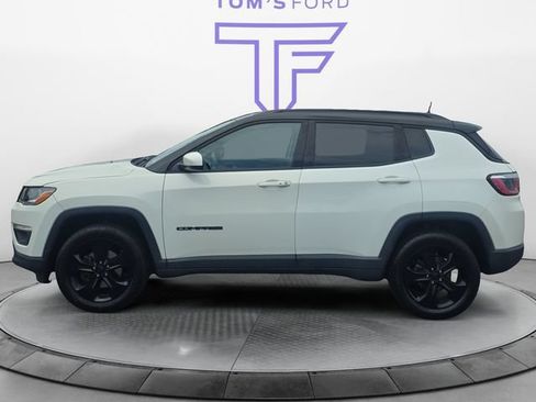 Used 2019 Jeep Compass Latitude AWD/4WD image 3