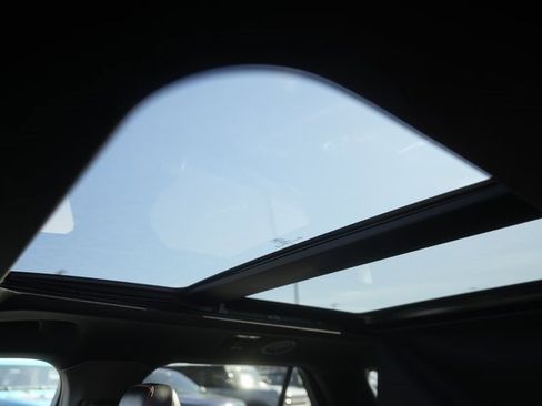 Used 2022 Ford Explorer ST-Line image 11