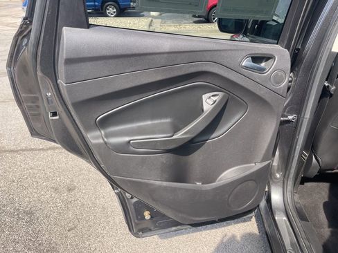 Used 2017 Ford Escape SE w/ Equipment Group 201A image 14