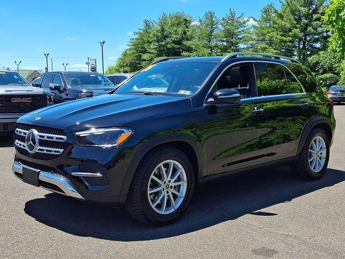 Used 2025 Mercedes-Benz GLE 350 4MATIC w/ Driver Assistance Package image 3