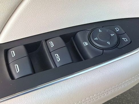 Used 2023 Buick Envision Preferred image 17