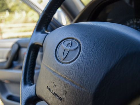 Used 1999 Toyota Land Cruiser image 28