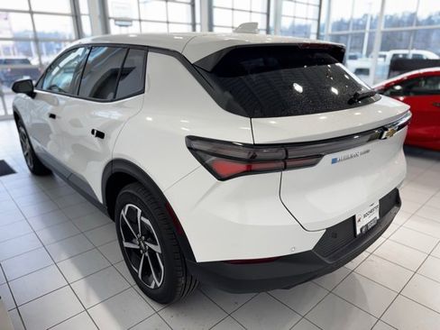 New 2026 Chevrolet Equinox EV LT image 37