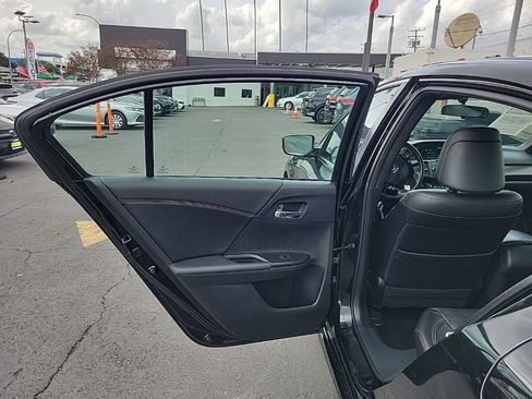 Used 2017 Honda Accord Sport Special Edition image 11