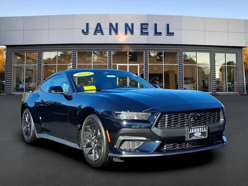 Used 2024 Ford Mustang Premium image 3