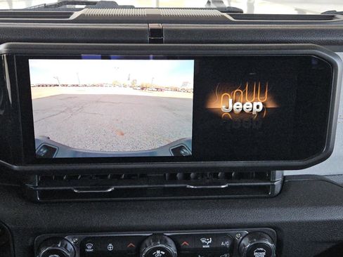 New 2025 Jeep Gladiator Sport AWD/4WD image 10