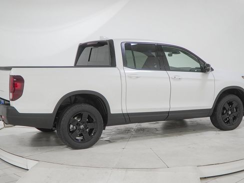 New 2026 Honda Ridgeline Black Edition image 8