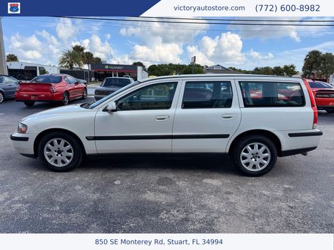 Used 2001 Volvo V70 2.4 FWD image 17