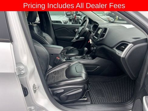Used 2022 Jeep Cherokee Latitude AWD/4WD image 20