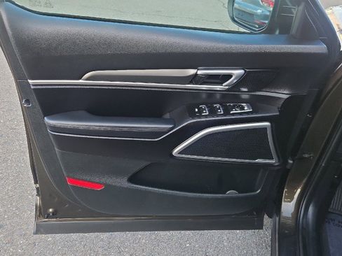 Used 2020 Kia Telluride S w/ S 8 Passenger Seating Package image 9