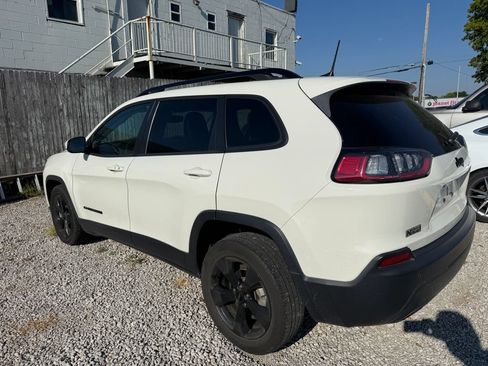 Used 2019 Jeep Cherokee Latitude Plus FWD image 13