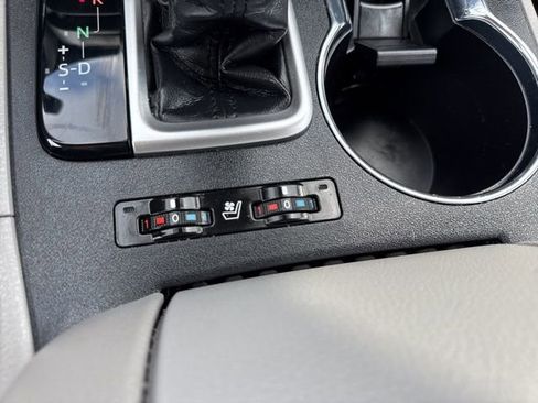 Used 2019 Toyota Highlander Limited Platinum image 26