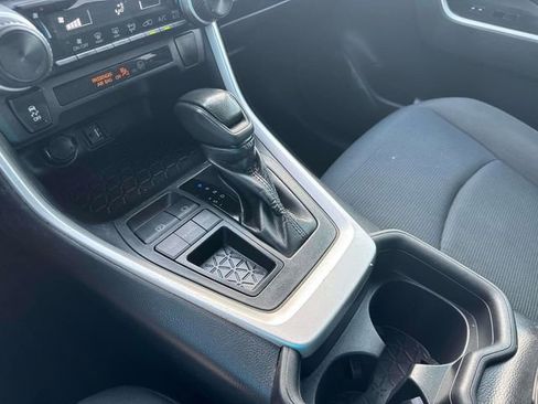 Used 2019 Toyota RAV4 LE image 28