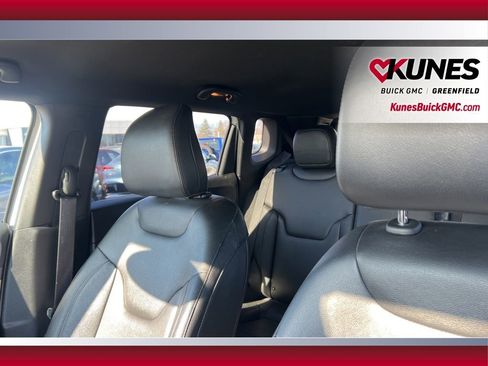 Used 2025 Jeep Compass Limited image 35