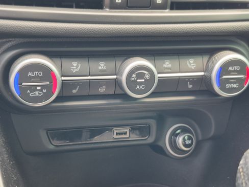 Used 2021 Alfa Romeo Giulia Ti Sport AWD/4WD image 36