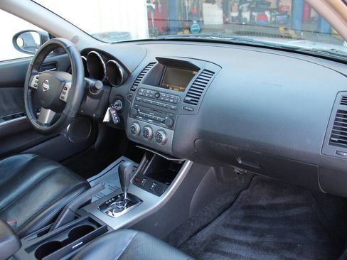 Used 2005 Nissan Altima 3.5 SE w/ (X02) Navigation Pkg image 21