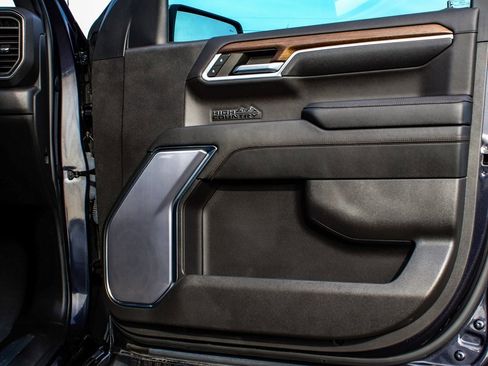 Used 2023 Chevrolet Silverado 1500 High Country w/ High Country Premium Package image 13