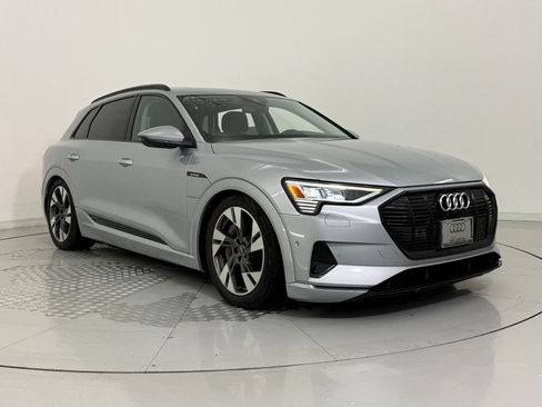 Used 2021 Audi e-tron Premium w/ Convenience Plus Package image 7