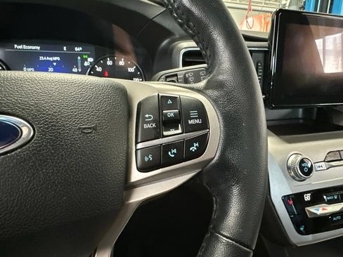 Used 2021 Ford Explorer XLT w/ Equipment Group 202A AWD/4WD image 50