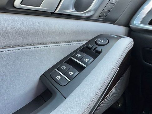 Used 2025 BMW X5 xDrive50e w/ Premium Package image 23