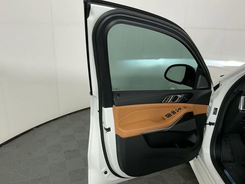 New 2026 BMW X5 sDrive40i w/ M Sport Package image 22