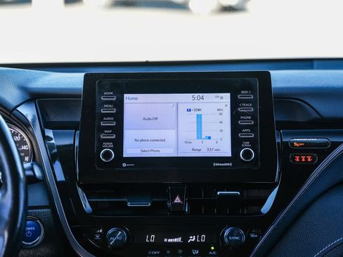 Used 2023 Toyota Camry SE image 14