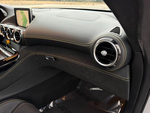 Used 2018 Mercedes-Benz AMG GT R image 20