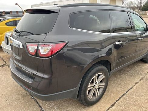 Used 2015 Chevrolet Traverse LT image 3