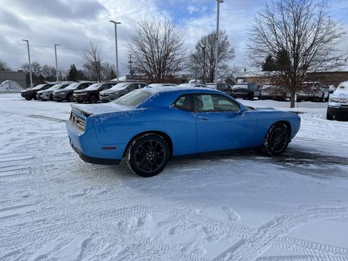 Used 2023 Dodge Challenger SXT w/ Plus Package image 3