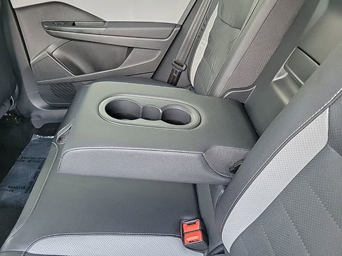 Used 2022 Volkswagen Taos SEL w/ Panoramic Sunroof Package image 16