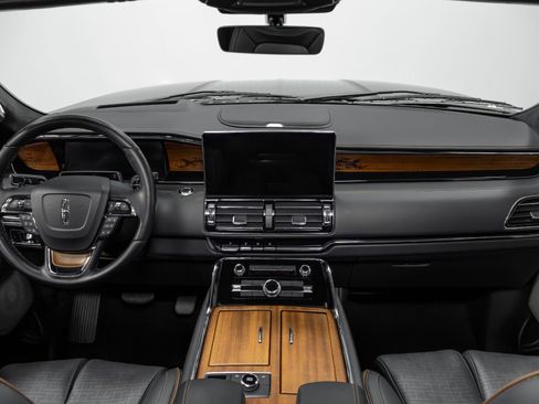 Used 2022 Lincoln Navigator Black Label image 5